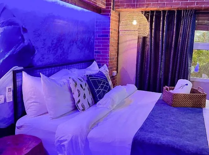Clockworkorange Luxury Lapu-Lapu City