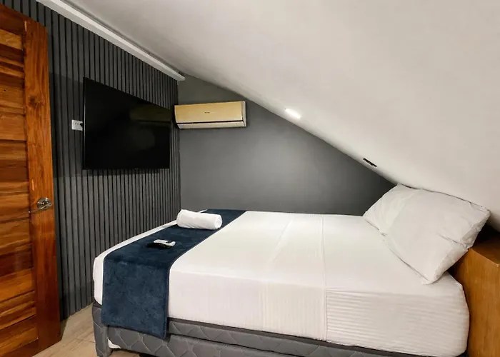 Clockworkorange Luxury Lapu-Lapu City